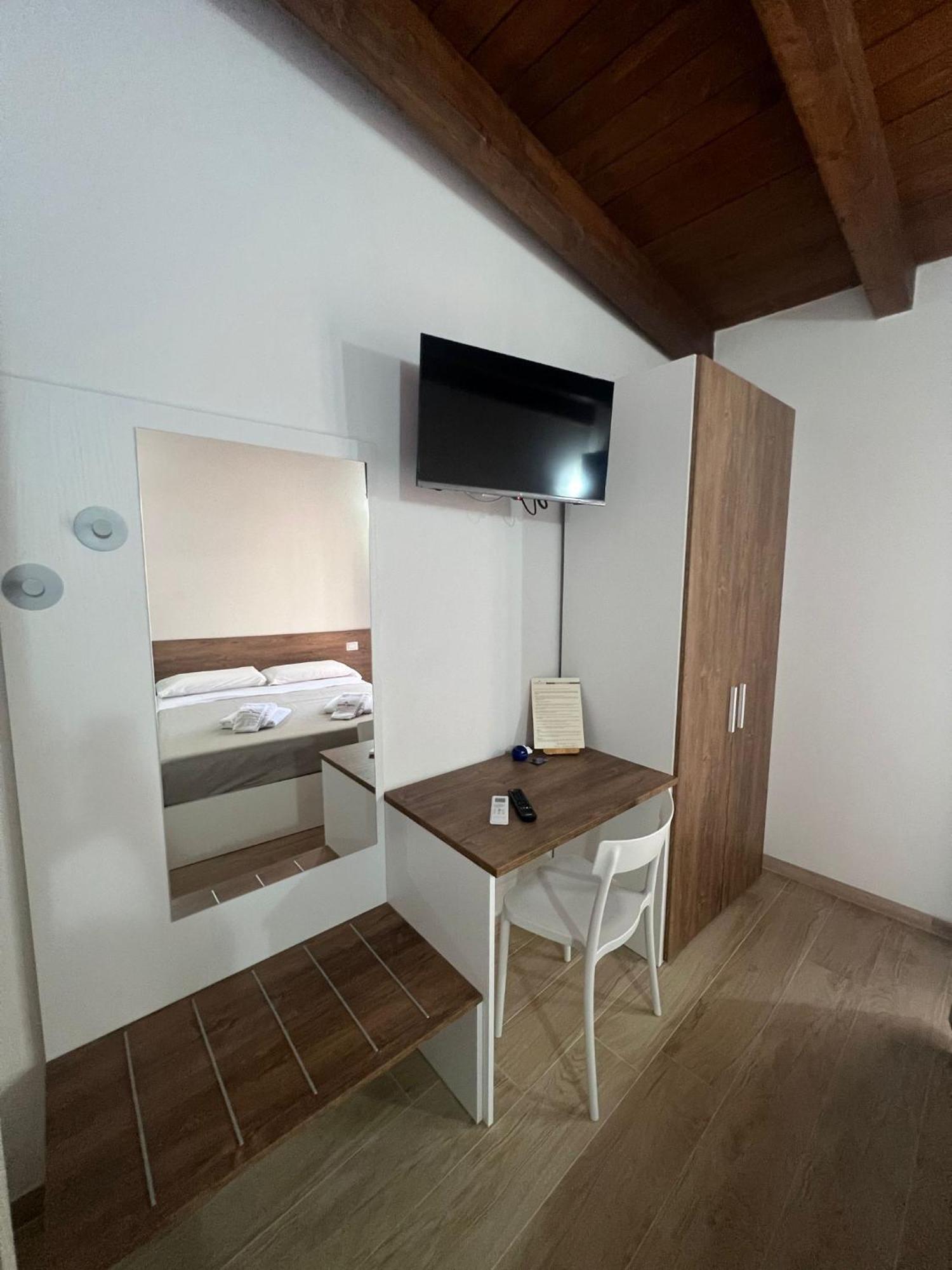 B&B Vittorio Emanuele Чиро-Марина Экстерьер фото