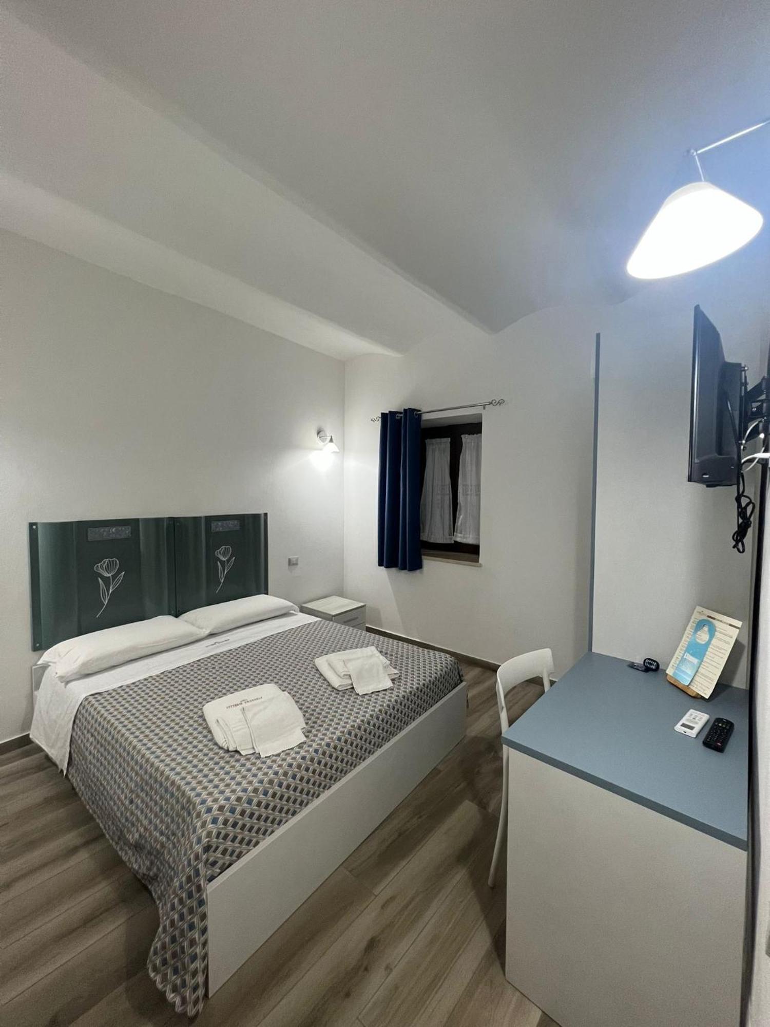 B&B Vittorio Emanuele Чиро-Марина Экстерьер фото